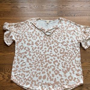 7th ray soft animal print 3X poly/ spandex blouse